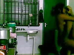 बड़े स्तन सेक्सी मूव ...