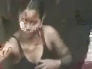 मोटा लड़की वेब कैमरा ...