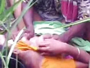 3s Cumpany सेक्सी मू ...