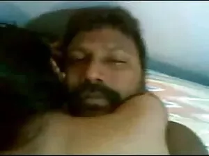 महान स्तन के साथ mom ...