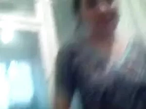 हॉट बेब्स हर किसी को ...