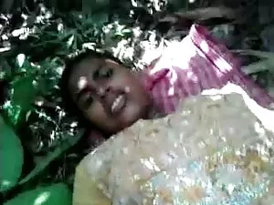 यह कुतिया डीपी और मु ...