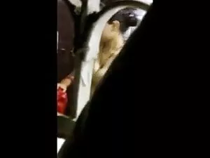 दो सुनहरे बालों फुल  ...