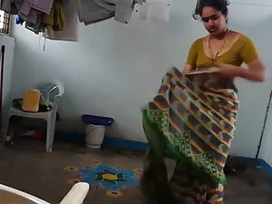 रेट्रो गोरा चौंकाने  ...