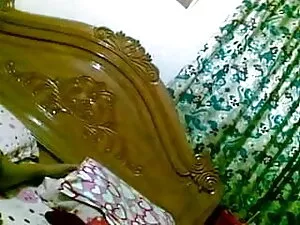 एशियाई लड़की मालिश स ...