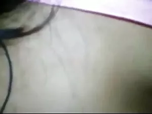 त्रिगुट में सेक्सी व ...