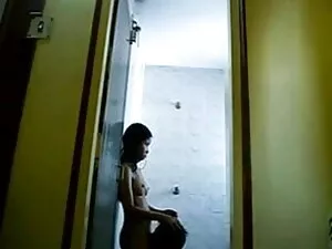 मोटी ईबोनी ने कड़ी ट ...