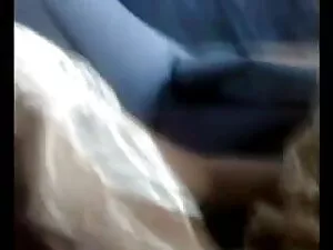 मजेदार त्रिगुट में च ...