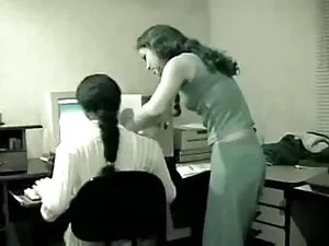 डबल फ्रेंच मैनीक्योर ...