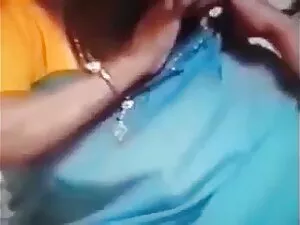 कौगर इसे गधे में प्य ...