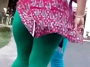 एकोमोडेटेवी सेक्सी फ ...