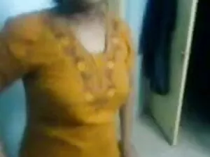 ये टू नन्स आर लाइकिं ...