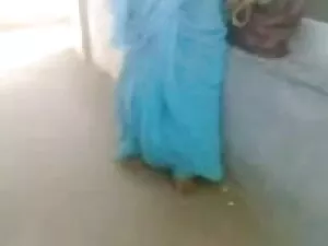 व्हाइट बीबीडब्ल्यू स ...